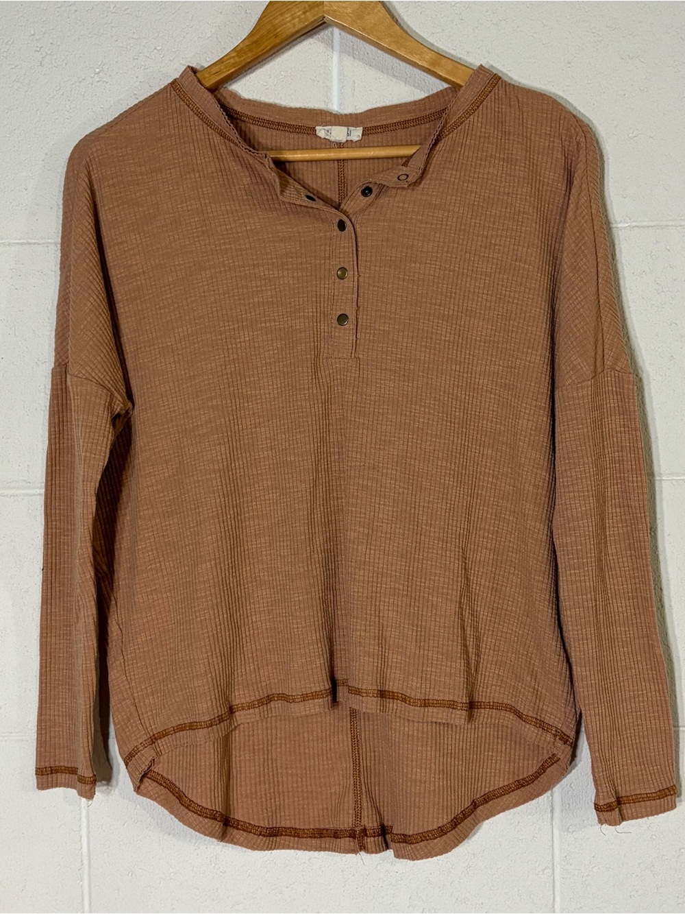La Miel Camel Brown Waffle Knit Henley Top Long Sleeve Button Front Size S